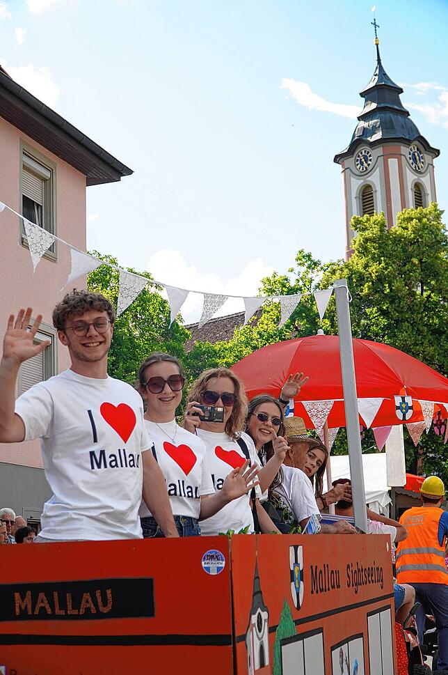 Bild 13: Das Dorffest in Tengen-Watterdingen ist eröffnet