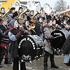 Die Guggenmusik Gaszug Randen sorgt stets für Stimmung. Bilder: Roger Müller