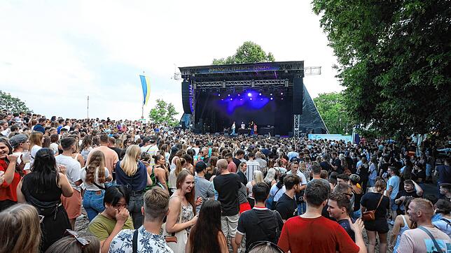 Endlich wieder feiern bei Hohentwielfestival: Die Fans haben die Konzerte 2022, hier bei Bausa genossen. Kommt 2023 ein ...