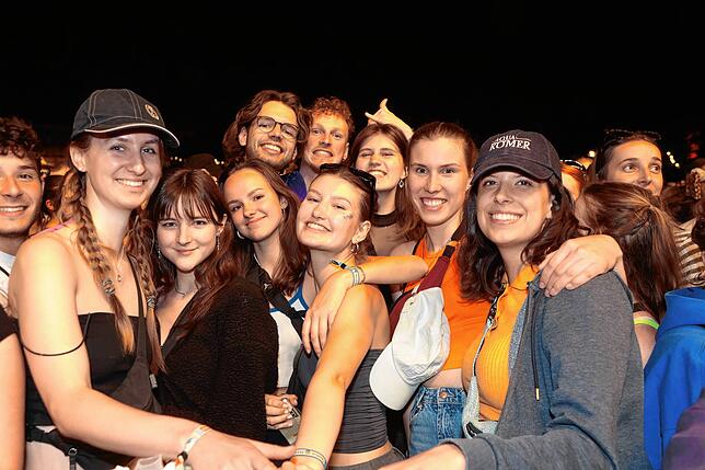 Bild 27: Campus Festival 2024 - Bilder von Juli, Juju und ihren Fans