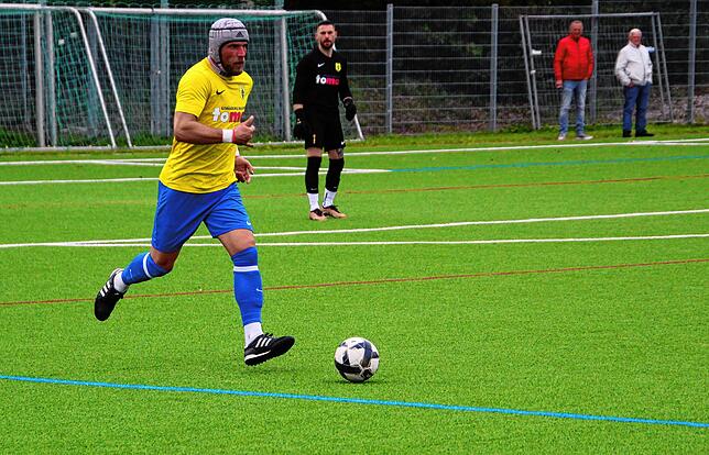 Bild 10: Der FC Pfaffenweiler trumpft gegen den FC Singen auf – wir haben die Bilder!