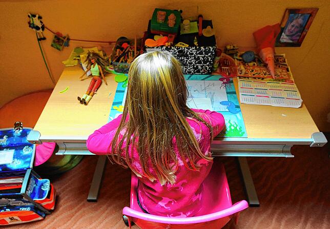 Ein ordentlicher Arbeitsplatz: In Zeiten, in denen die Kinder ausschließlich daheim lernen sollen, ist das wichtiger denn je. Ein ...
