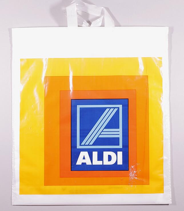 Diese Tüte kennt praktisch jeder – ein Exemplar von Aldi-Süd aus den 1970er-Jahren, entworfen von Günter Fruhtrunk.