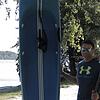 Stand-Up-Paddeling (SUP) ist voll im Trend. Tobias Marten vom WSV Schwörstadt wirkt neben so einem Brett richtig winzig.
