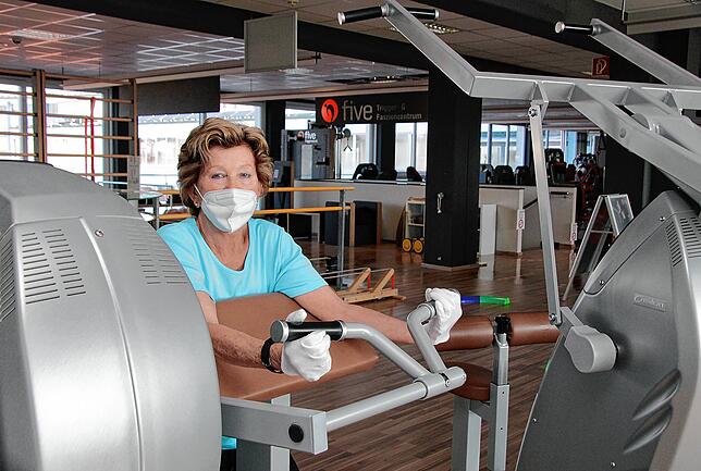 Irene Hübner aus Villingen geht seit über 20 Jahren ins Fitnessstudio. Der Sport hilft ihr, sich fit zu halten und ihren Rücken nach ...
