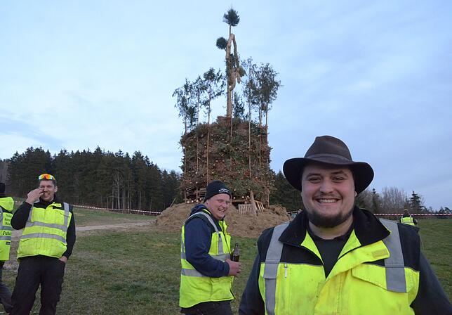 Bild 24: Erste Eindrücke vom Funken-Aufbau auf der Markdorfer Panzerwiese – Sehen Sie die ersten Schritte!