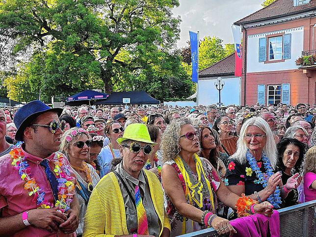 Bild 5: Papis Pumpels sorgen für grandiose Stimmung auf dem Rathausplatz in Bad Dürrheim