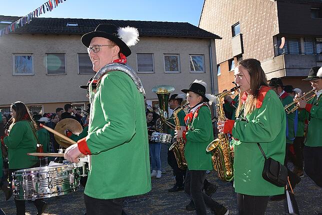 Bild 45: Bilder vom Narrentreffen der Urviecher-Zunft Bad Dürrheim: Großer Festumzug (3)