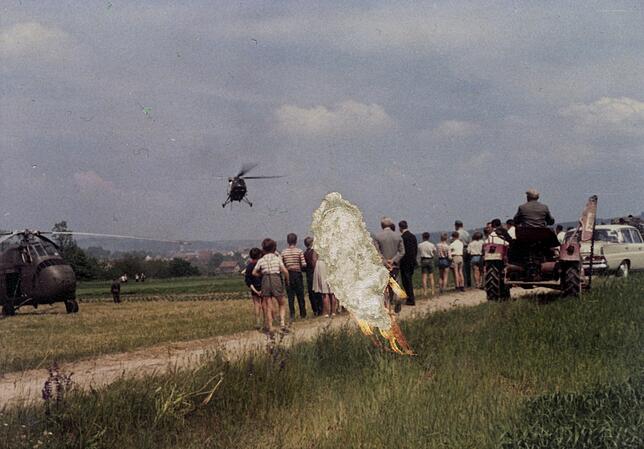 Bürger verfolgten am Hang der Nellenburg, wie nach dem Flugzeugabsturz Bundewehrhelikopter anflogen und landeten. Im Laufe der Jahre ...