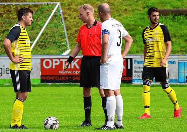 Bild 28: SV Eichsel muss gegen den FC Huttingen mit einem 1:1 zufrieden sein &ndash; und wir haben die Bilder!