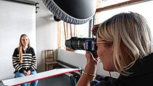 Passbildaufnahme beim Fotografen. Seit Anfang Mai werden Passbilder ausschließlich digital an die Behörden und Ämter weitergeleitet.