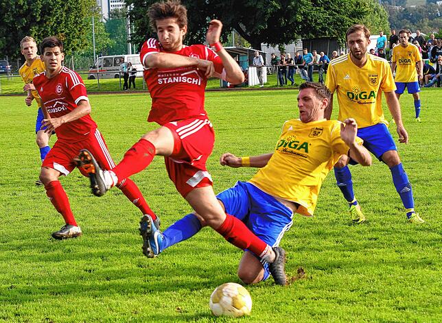 Bild 5: Schnappschüsse aus der Bezirksliga-Saison 2013/2014