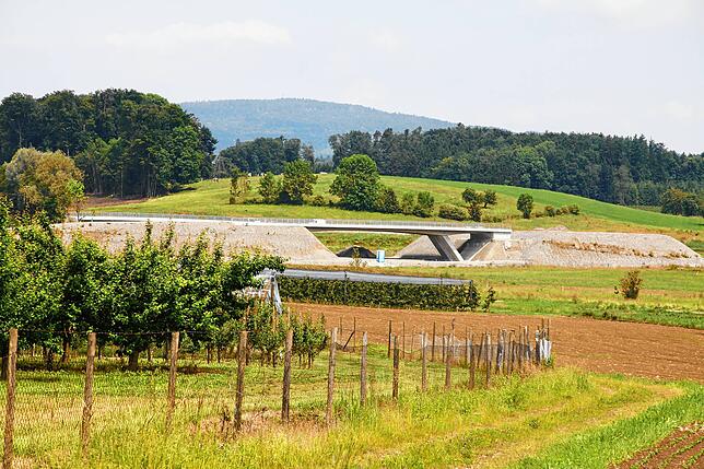 Bild 2: Bald wird auch der letzte B-31-Abschnitt bei Friedrichshafen eröffnet &ndash; erinnern Sie sich noch an die wichtigsten Meilensteine?