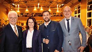 Große Spannung herrscht bei der Nominierungsversammlung im Waldhornsaal in Krauchenwies beim amtierenden CDU-Landtagsabgeordneten Klaus ...