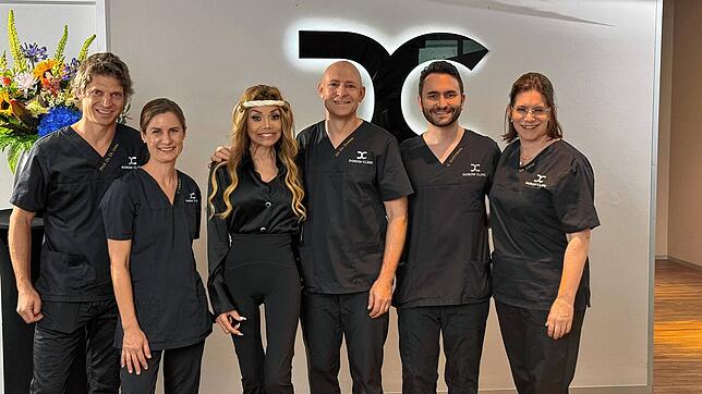 Auch La Toya Jackson (Dritte von links) war schon Patienten in der Klinik.