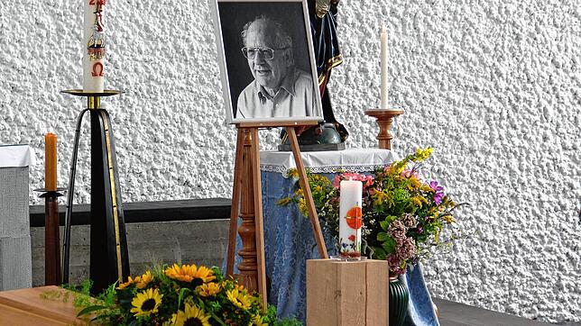 Der Sarg mit Bruno Epple in der Kirche von Wangen.