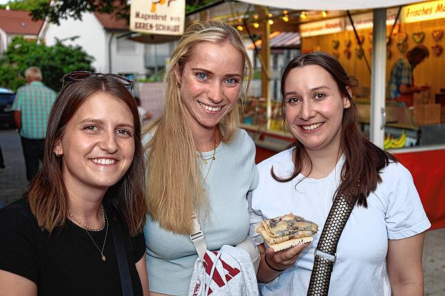 Bild 15: Feiern am Freitag in Dettingen – Hier gibt‘s die besten Bilder vom Dorffest