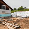 Die Baugrube für die Hackschnitzelanlage bereitete in den letzten Wochen Probleme. Doch nun hat man eine Lösung gefunden. Ab Montag soll ...