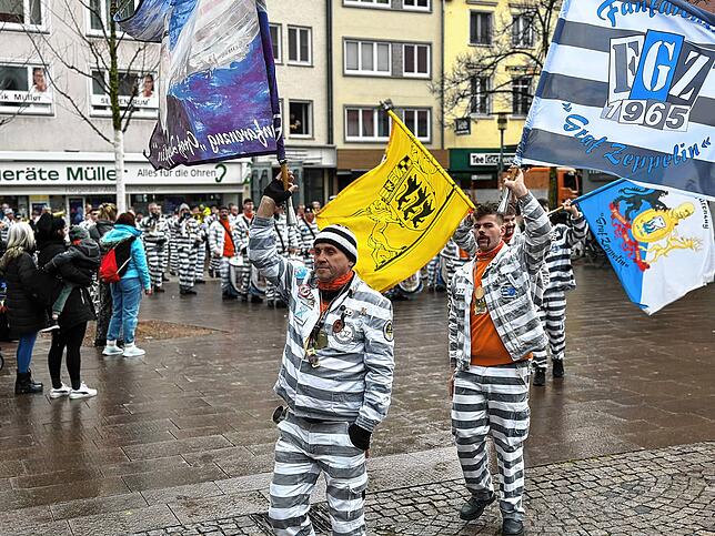 Bild 2: Bilder vom Rathaussturm in Friedrichshafen