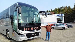 Busfahrer Werner Henkel freut sich auf viele Ein- und Mehrtagesausflüge mit Gästen. Bild: Dietmar Zschäbitz