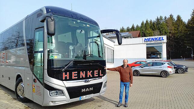 Busfahrer Werner Henkel freut sich auf viele Ein- und Mehrtagesausflüge mit Gästen. Bild: Dietmar Zschäbitz