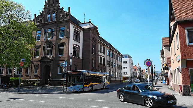 Für Autofahrer könnte es schon bald runter vom Gaspedal heißen: Der Abschnitt der Singener Erzbergerstraße zwischen Ekkehardstraße ...