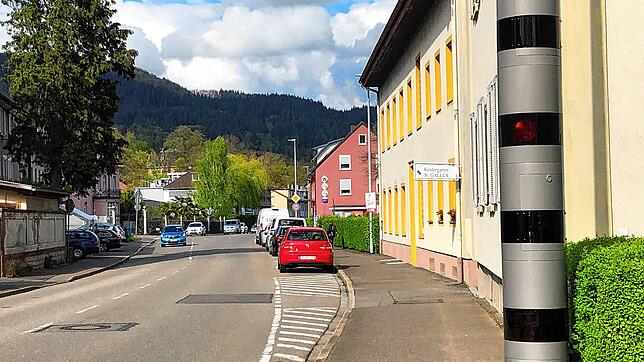 Der Blitzer an der Waldshuter Straße in Bad Säckingen. Die Zahl der Geschwindigkeitsüberschreitungen, die mit den neuen Messeinheiten ...