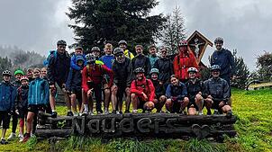 Die 23 Schülerinnen und Schüler des Martin-Heidegger-Gymnasiums können stolz auf ihre Leistung sein: Bei ihrer Alpenüberquerung mussten ...