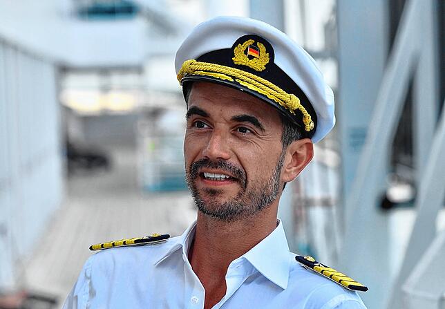 Florian Silbereisen steht zu Ostern als Kapitän Max Parger für das ZDF-„Traumschiff“ in Neuseeland vor der Kamera.