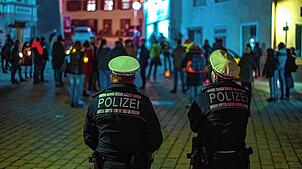 Weil sie einen Lichterspaziergang in Stetten am kalten Markt publik gemacht hatte, stand eine Frau vor dem Amtsgericht in Sigmaringen. ...