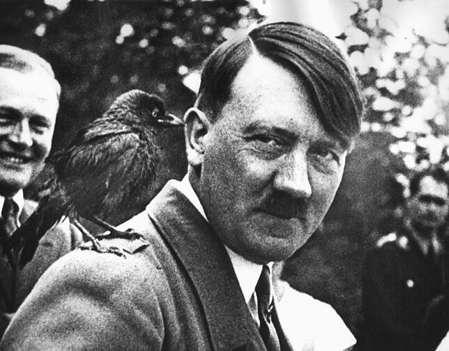 Am 30. April hat Adolf Hitler seinem Leben ein Ende gesetzt, so sagt es die Geschichtsschreibung. Doch eine Verschwörungstheorie ...