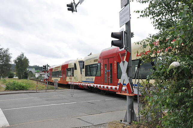 Beim Seehäsle hat man laut Ralf Bendl vom Landratsamt mit 1500 bis 2000 Fahrgästen am Tag angefangen. Derzeit seien es etwa 3500 ...