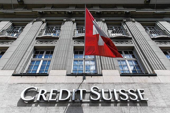 Der Schriftzug der Schweizer Bank Credit Suisse in Bern: Die neuen Enthüllungen über die Großbank werfen ein schlechtes Licht auf den ...