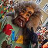 Vorn dabei: Die Laufnarren der Bad Säckinger Narrenzunft führten den Umzug selbstverständlich mit an. Traditionell gibt es eine Männer- ...