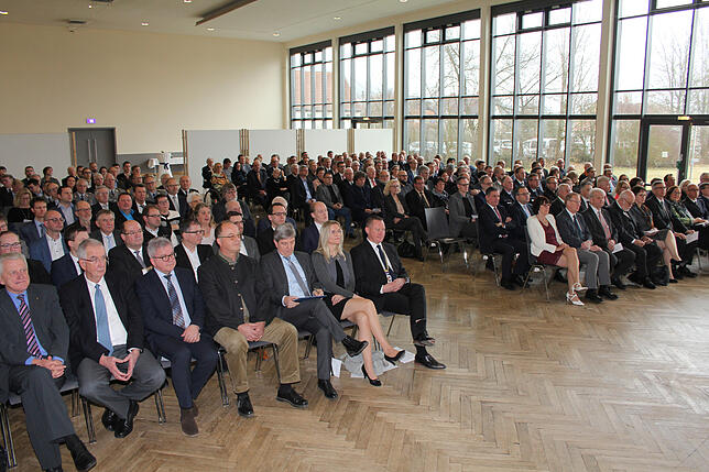Mehrere hundert Gäste aus Gemeinde, Landkreis und Region kommen am Sonntag zum 50. Neujahrsempfang in die Donauhalle. Gastgeber sind die ...