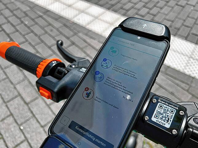 Bevor man die Fahrt starten kann, gibt es in der Tier-App einige Hinweise. Darunter auch den, dass man nicht alkoholisiert fahren soll.