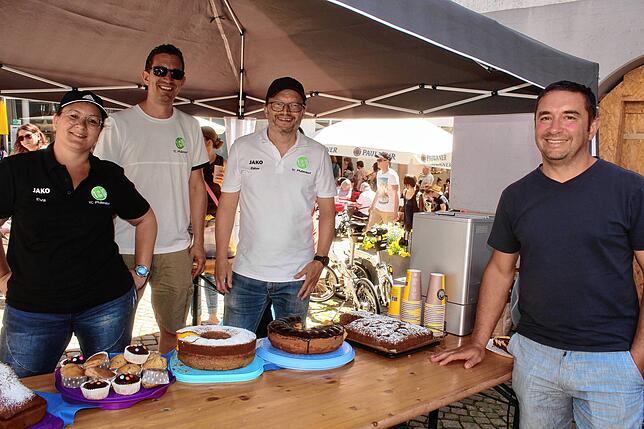 Neben dem Türkischen SV war der Tennisclub Pfullendorf beim Verkaufssonntag dabei.