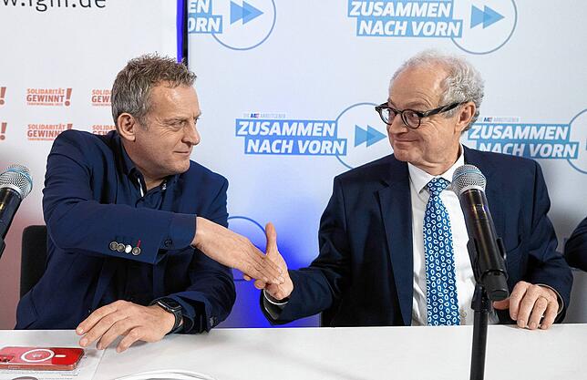 Respekt, aber nicht gerade Freundschaft: Roman Zitzelsberger (links), Bezirksleiter der IG Metall Baden-Württemberg, und Harald ...