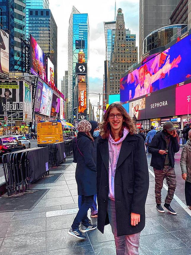 Eine Tour führte die Austauschschüler des Jahrgangs von Luca Theise nach New York. Am Times Square ist ein Erinnerungsbild obligatorisch.