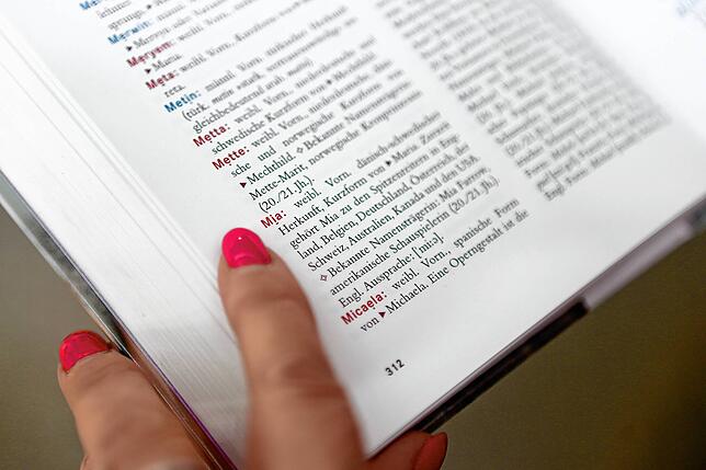 Mia steht oft ganz oben auf der Liste der beliebtesten Mädchennamen in Konstanz. Wie im Vornamenbuch zu lesen ist, zählt der Name auch ...