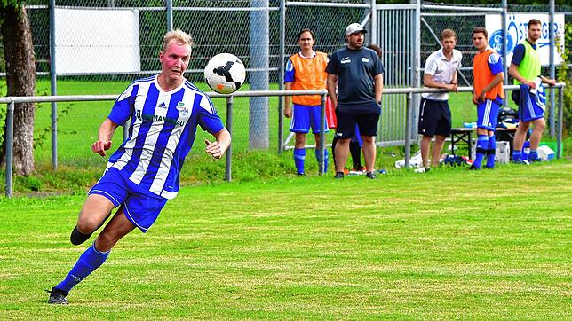 Erstes Saisontor: Der vom Nachbarn FC Schlüchttal gekommene Marius Thoma trug sich beim 6:2-Erfolg des Spitzenreiters SG ...