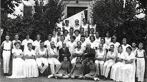 Die historische Aufnahme zeigt den Turnverein im Jahr 1950 vor dem Gasthaus Brauerei zur Feier des 25-jährigen Bestehens. Foto: Privat