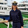 Rahel Meier steht vor ihrem Lieblingsschiff: Die MS Thurgau.