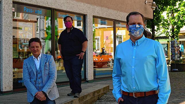 Kulturamtsleiter Frank Wölfl, Stephan Ruthe und René Knappe (von links) von der Servicegemeinschaft Wehr treffen sich im Krisenmodus.
