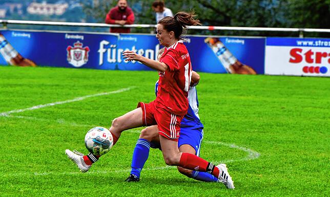 Bild 22: Fußballerinnen des SV Niederhof startet mit deutlichem 11:0-Derbysieg gegen die SG Hotzenwald in die neue Landesliga-Saison