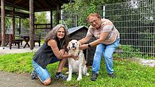 Sie setzen sich weiter für den Tierschutz ein: Tierschutzheimleiterin Heidi Schätzle (links) und Andrea Doll, Vorsitzende des ...