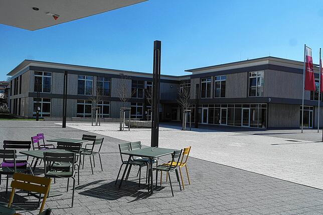 Das Haus der Pflege St. Raphael der Stiftung Liebenau in Oberteuringen ist eine von mehreren Einrichtungen der Stiftung in der Region. ...