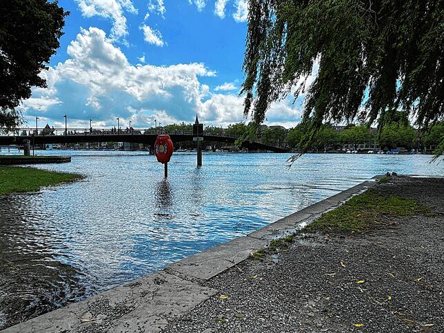 Vor dem Baden bei Hochwasser hat zuletzt das Gesundheitsamt und die DRLG abgeraten.