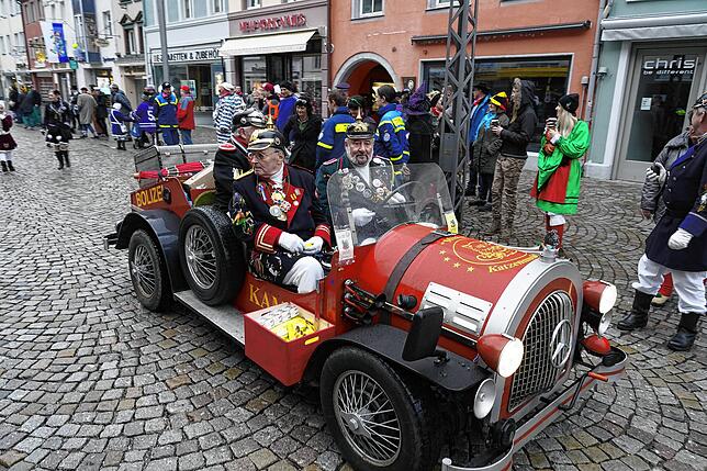 Bild 1: Bilder-Story: So ist die Katzenmusik am Fasnet-Montag in die Stadt einmarschiert