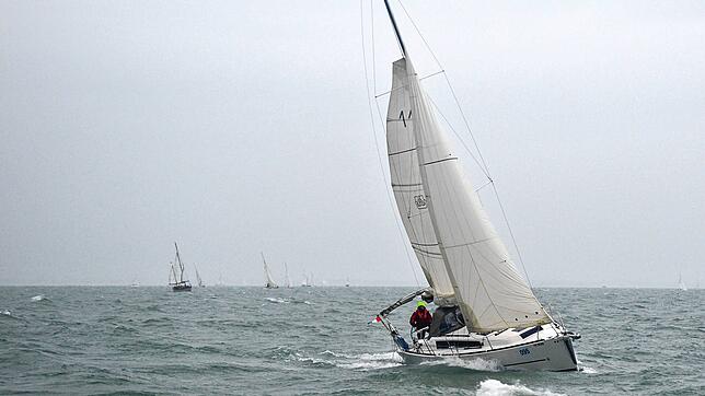 Kaum Sicht, böiger Wind und viel Wasser von oben: Die 73. Auflage der Rund Um war nichts für Schönwetter-Segler.